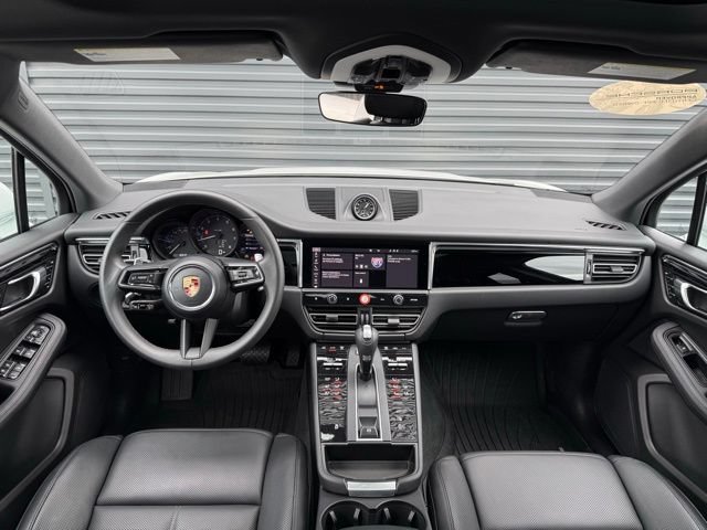 Certified 2026 Porsche Macan AWD/4WD image 14