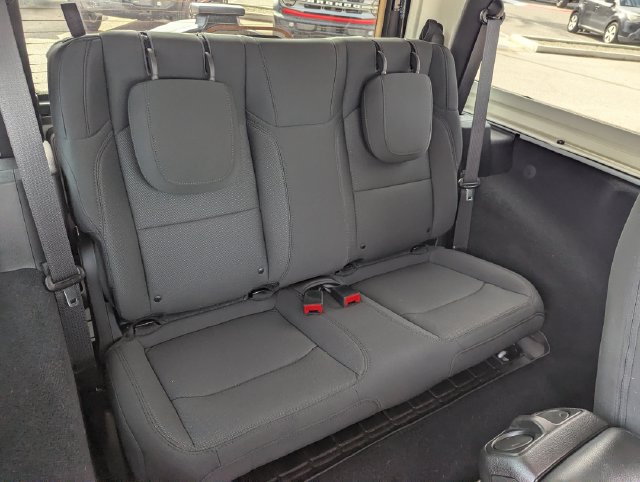 Used 2023 Jeep Wrangler Sport AWD/4WD image 14
