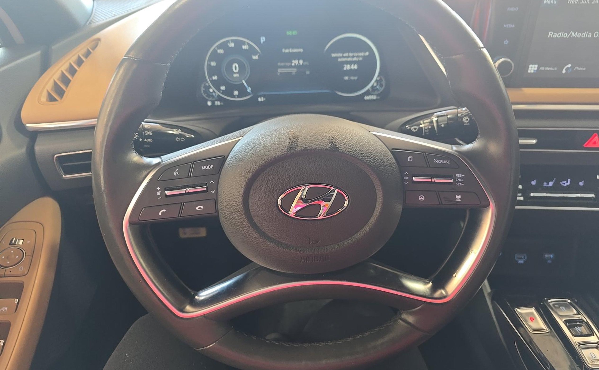 Used 2020 Hyundai Sonata SEL w/ Premium + Sunroof Package FWD image 4