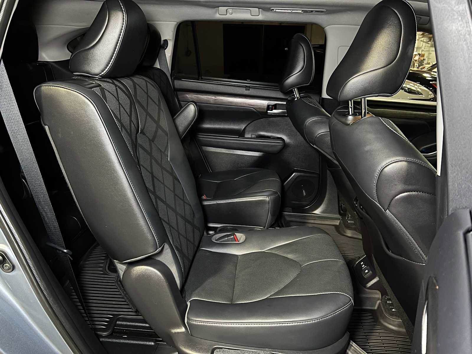 Used 2021 Toyota Highlander Platinum image 14