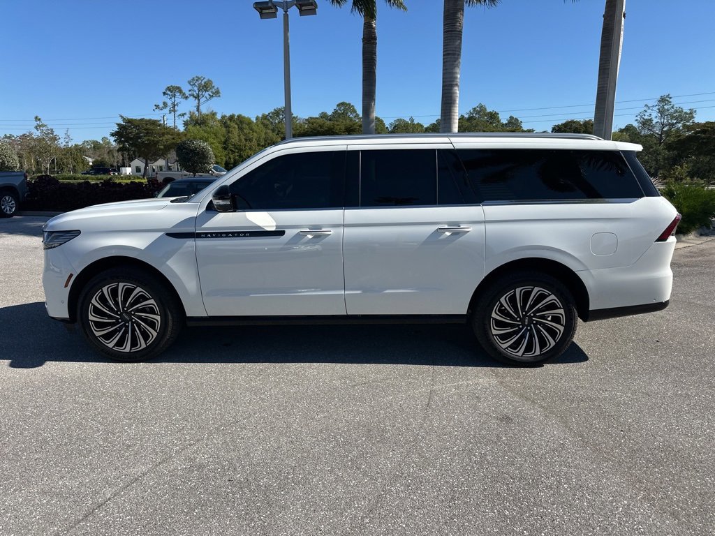 Used 2025 Lincoln Navigator L Black Label image 7
