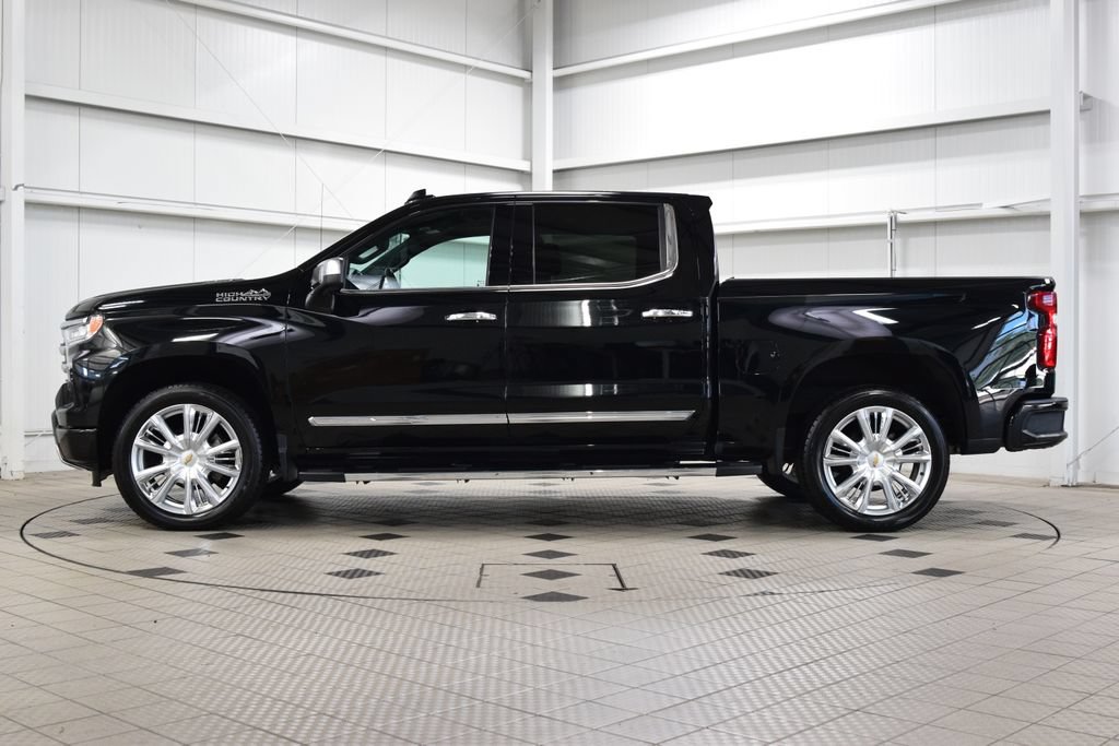 Used 2023 Chevrolet Silverado 1500 High Country w/ High Country Premium Package AWD/4WD image 4