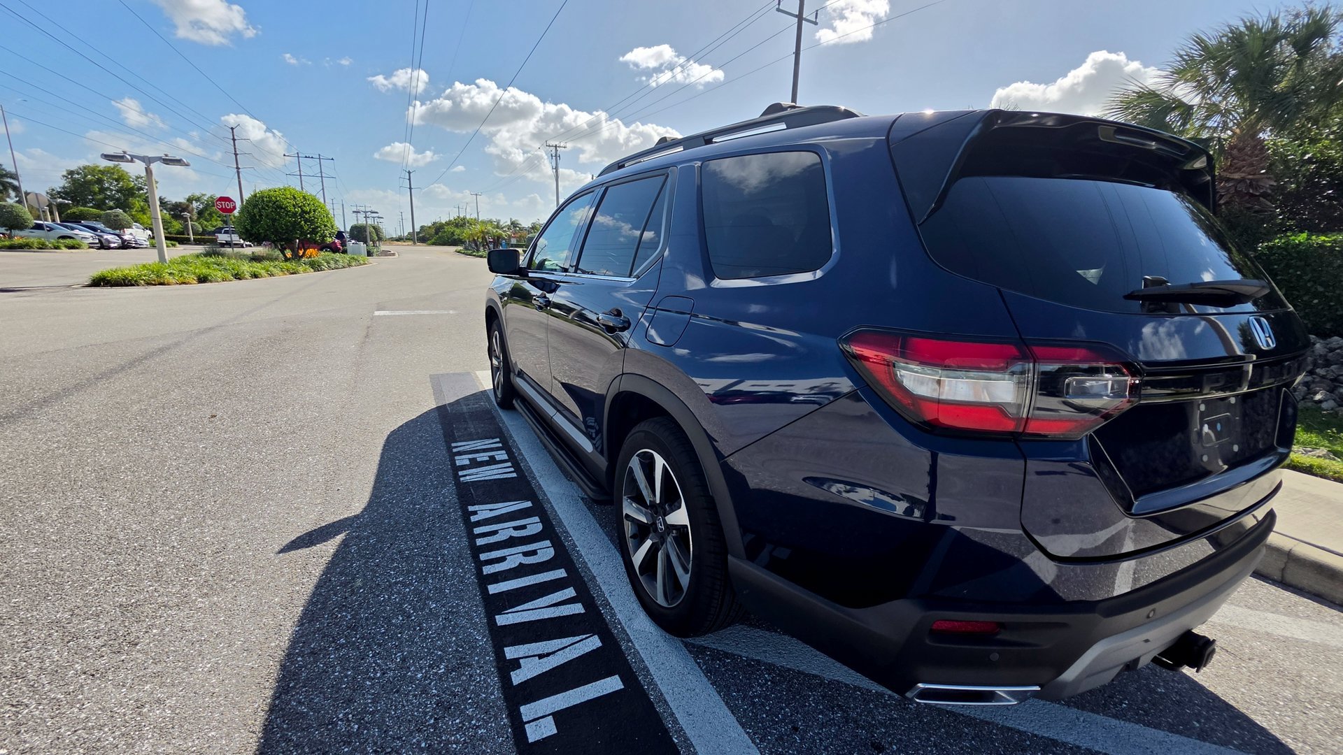 Used 2025 Honda Pilot Touring image 7