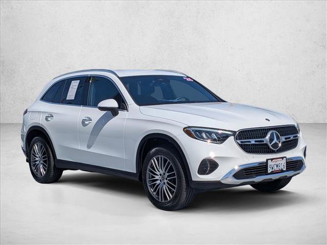 Used 2026 Mercedes-Benz GLC 300 image 3