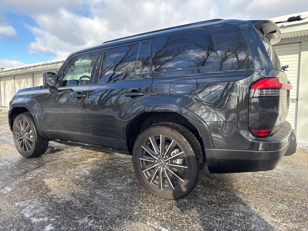Used 2025 Lexus GX 550 image 4