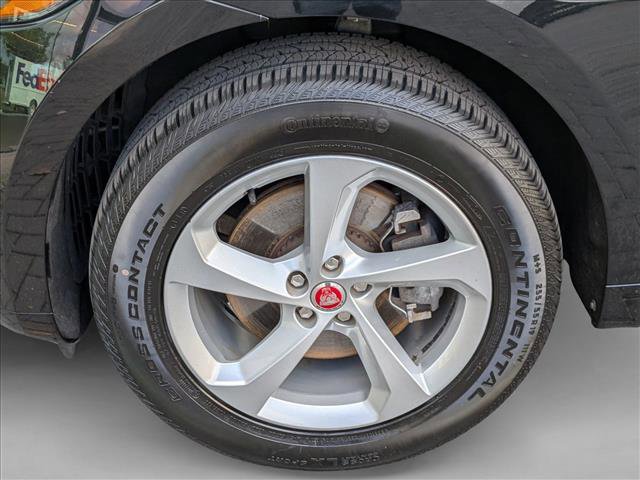 Certified 2023 Jaguar F-PACE S image 25