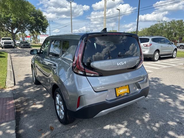 Used 2025 Kia Soul LX w/ LX Technology Package FWD image 5