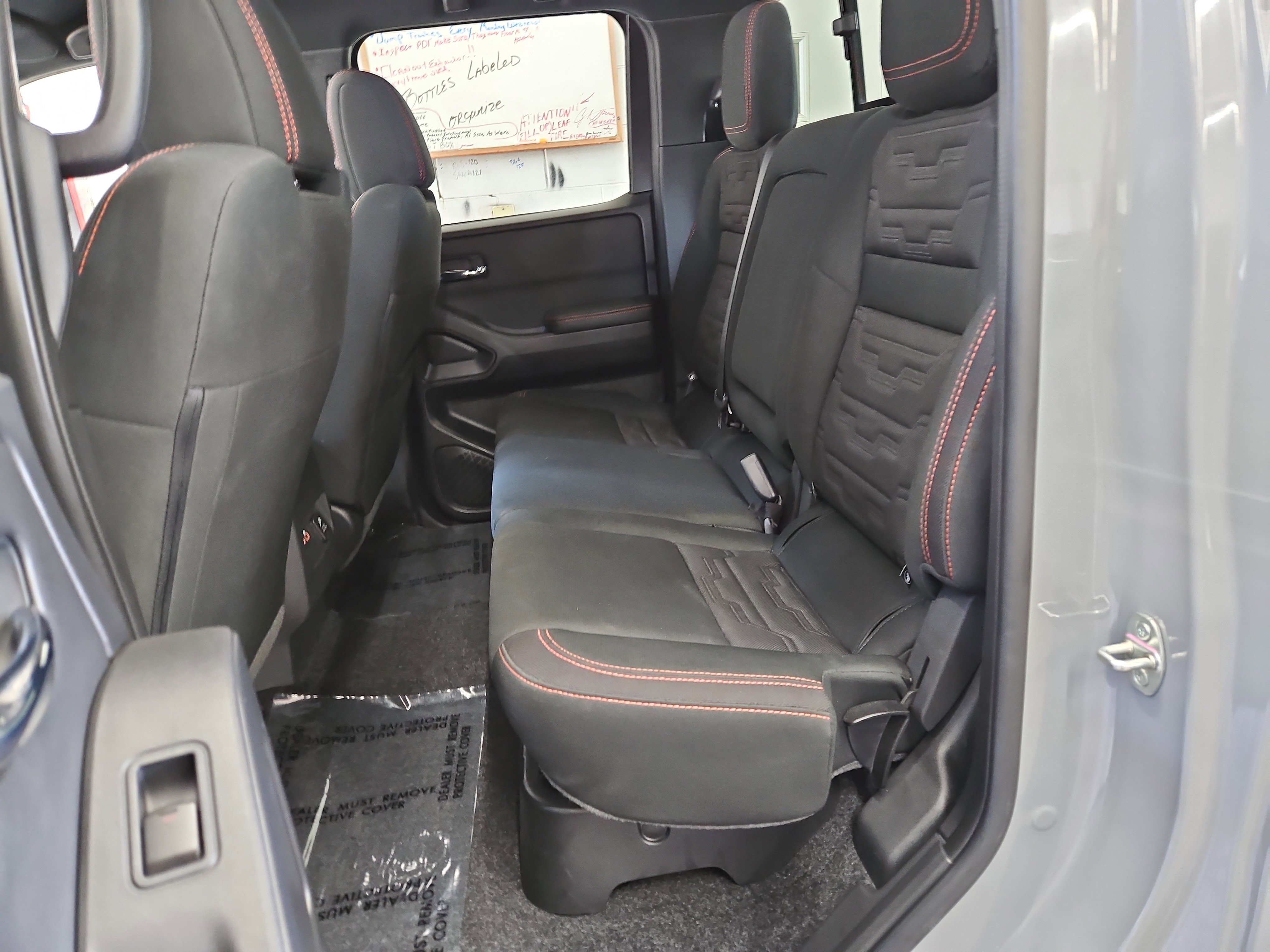 Used 2023 Nissan Frontier PRO-4X w/ Pro Convenience Package AWD/4WD image 11