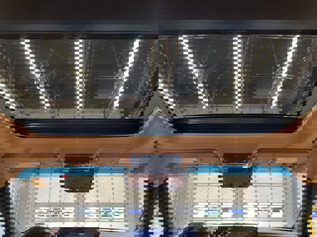 Used 2024 Lexus ES 350 Ultra Luxury w/ Accessory Package (Z2) image 27