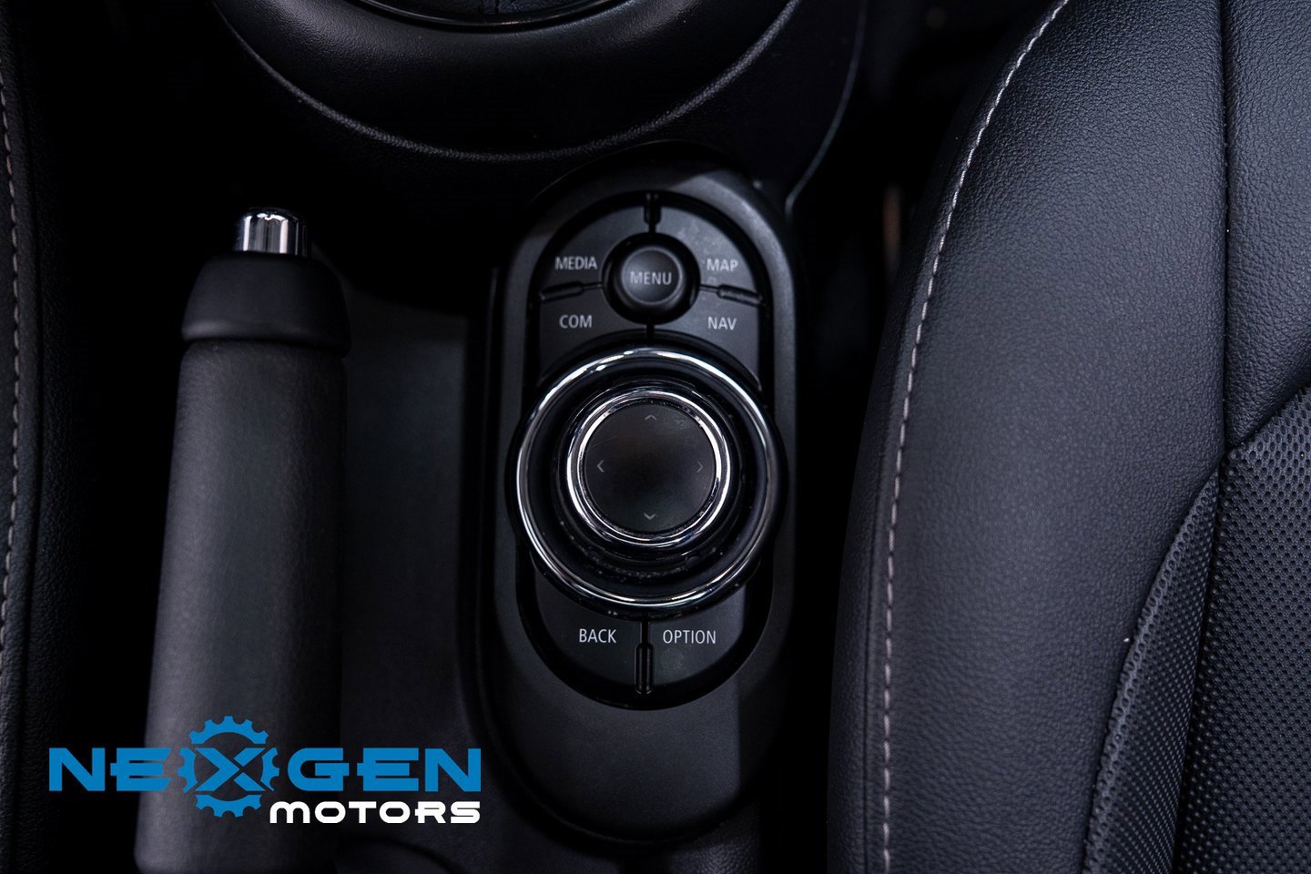 Used 2023 MINI Cooper 2-Door Hardtop image 16