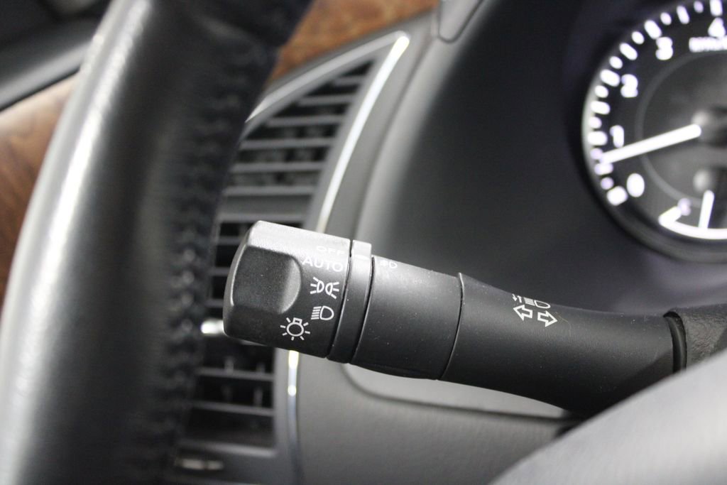 Used 2024 Nissan Armada SL image 42