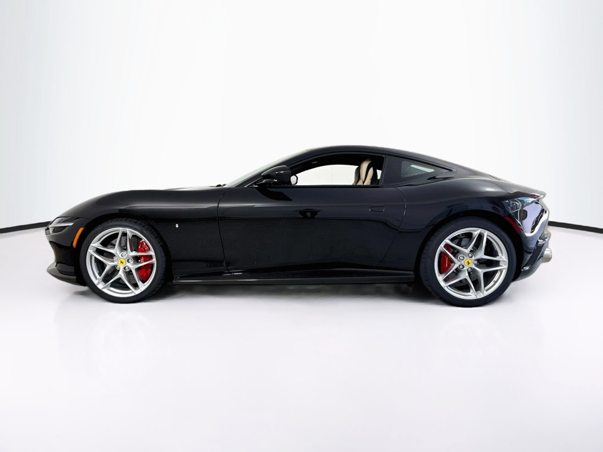 Certified 2021 Ferrari Roma RWD image 4