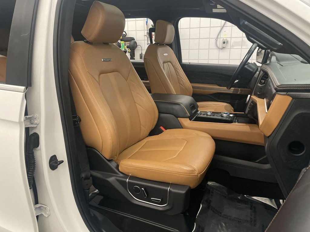 Used 2023 Ford Expedition Platinum image 23