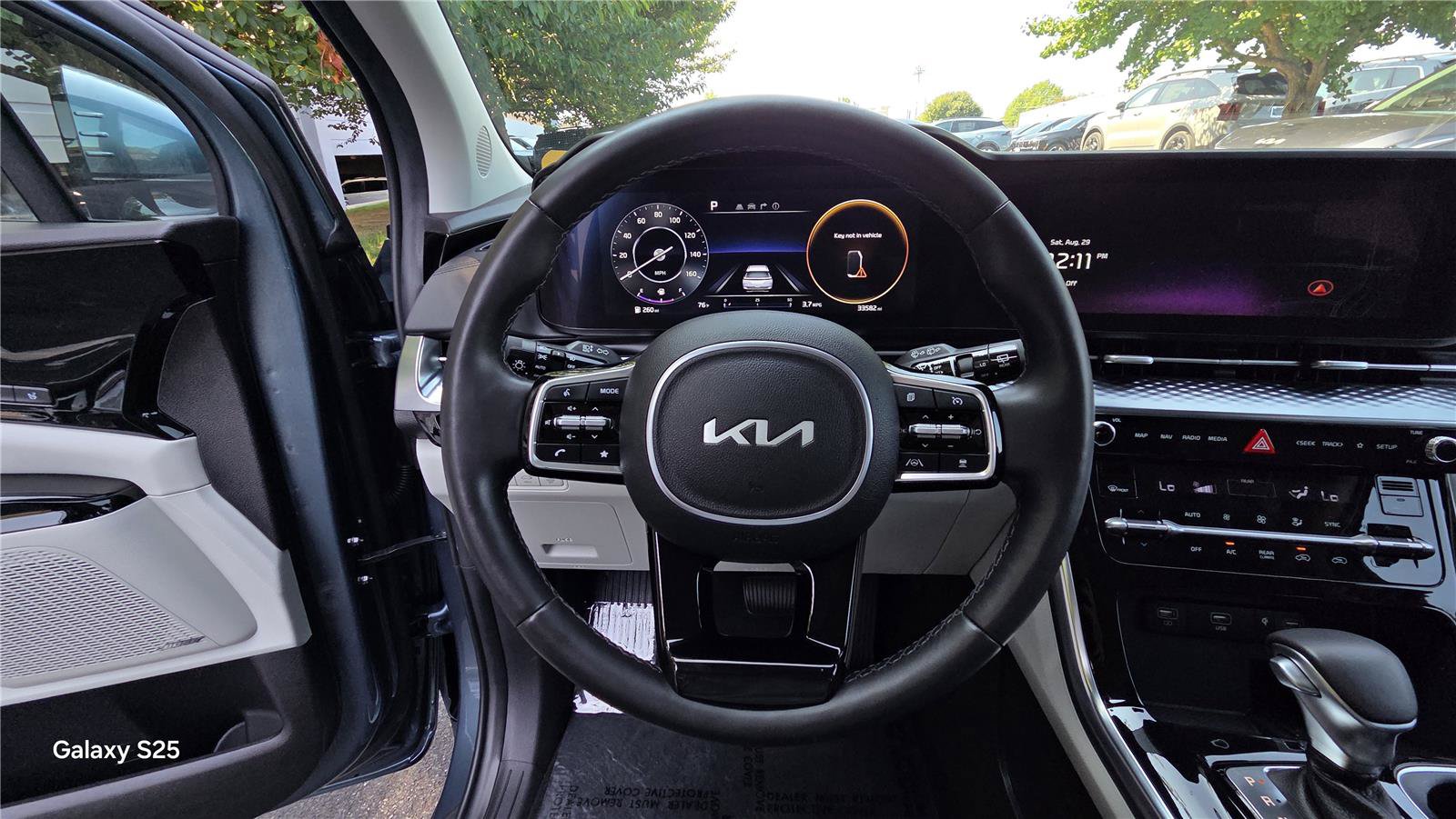 Certified 2024 Kia Carnival SX Prestige FWD image 18