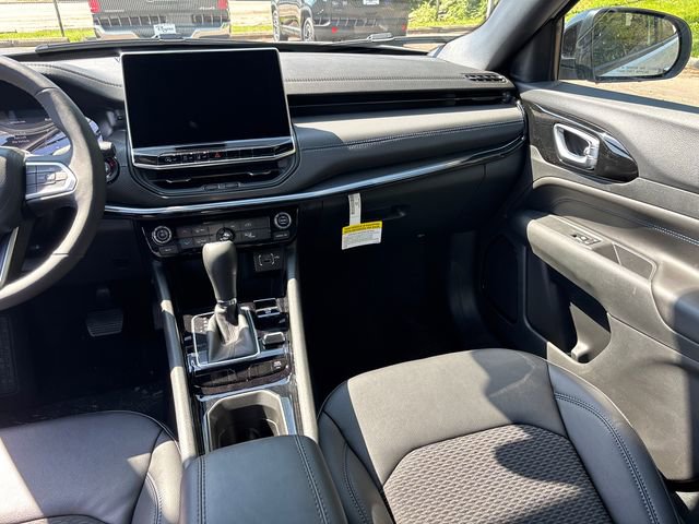 New 2026 Jeep Compass Latitude AWD/4WD image 11