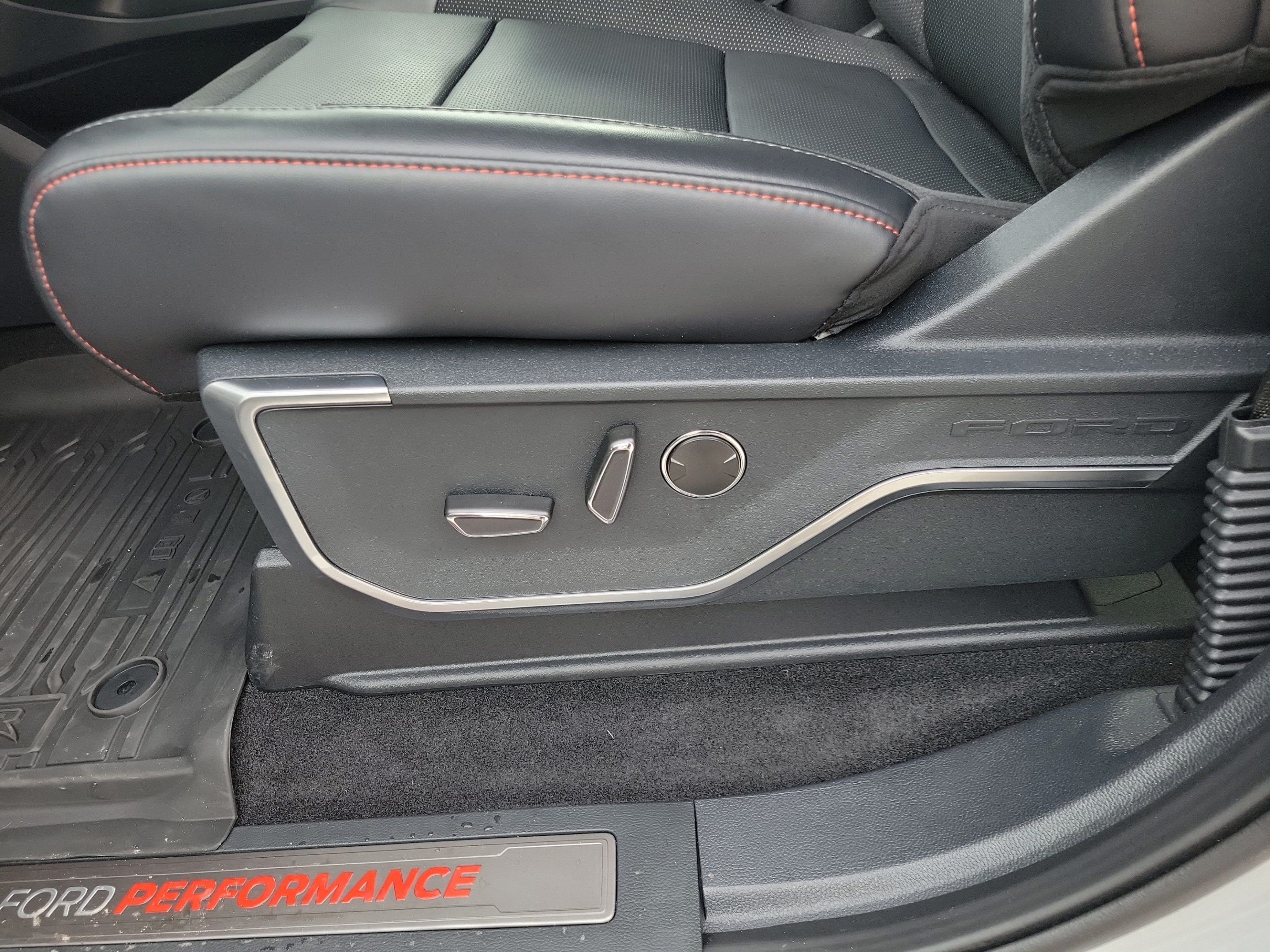 Used 2026 Ford F150 Raptor AWD/4WD image 18