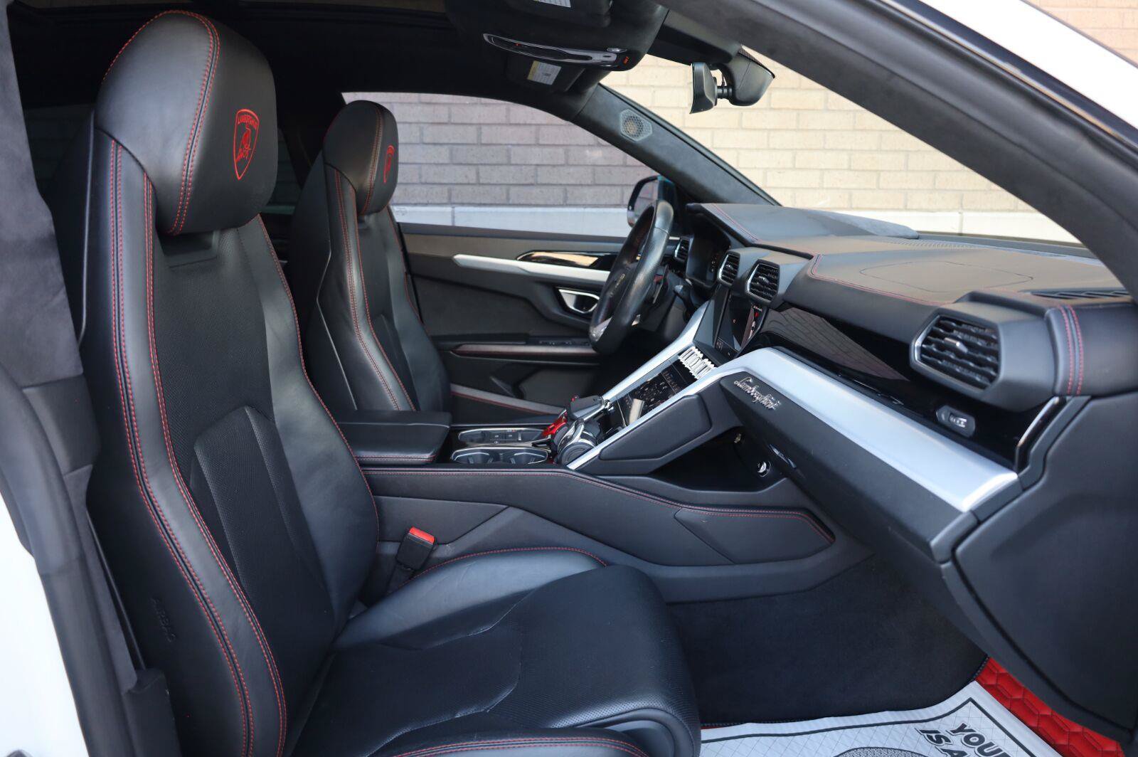 Used 2019 Lamborghini Urus AWD/4WD image 36