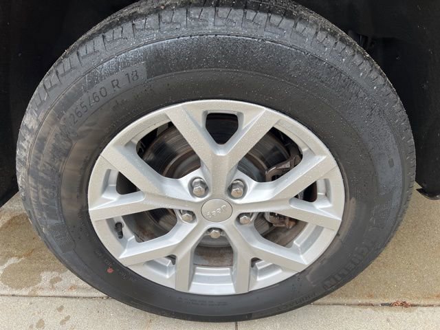 Certified 2023 Jeep Grand Cherokee L Limited image 10