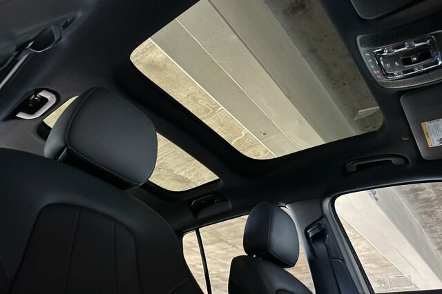 Certified 2022 Mercedes-Benz EQB 350 4MATIC image 20