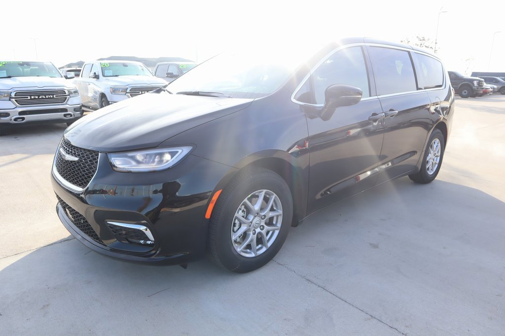 New 2026 Chrysler Pacifica Select image 10