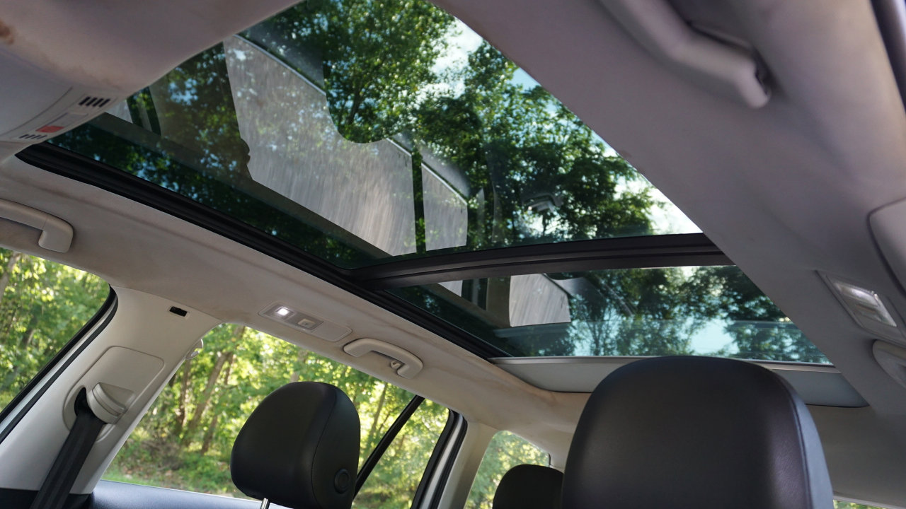 Used 2015 Volkswagen Golf S image 13