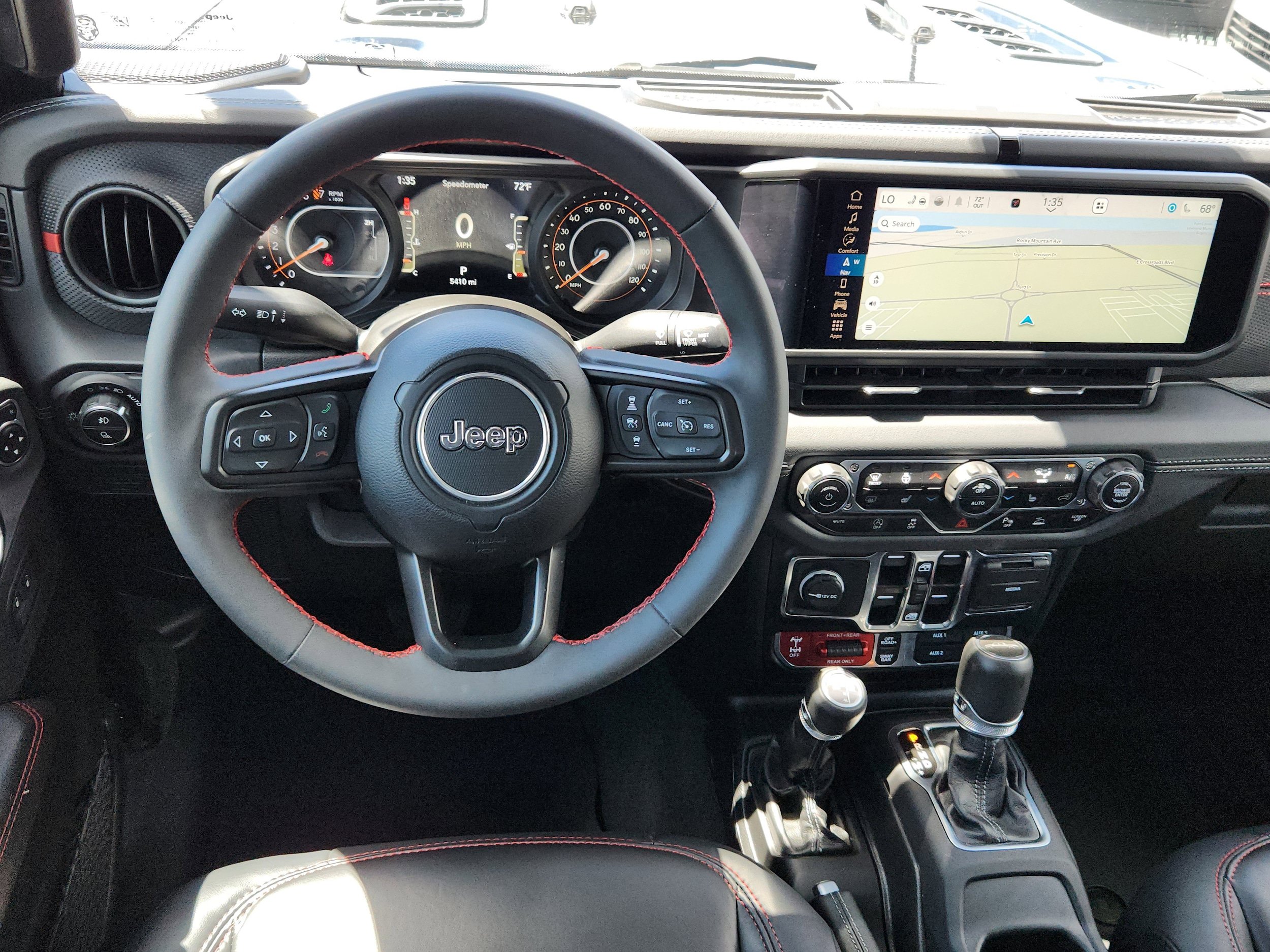 Used 2024 Jeep Gladiator Rubicon AWD/4WD image 7