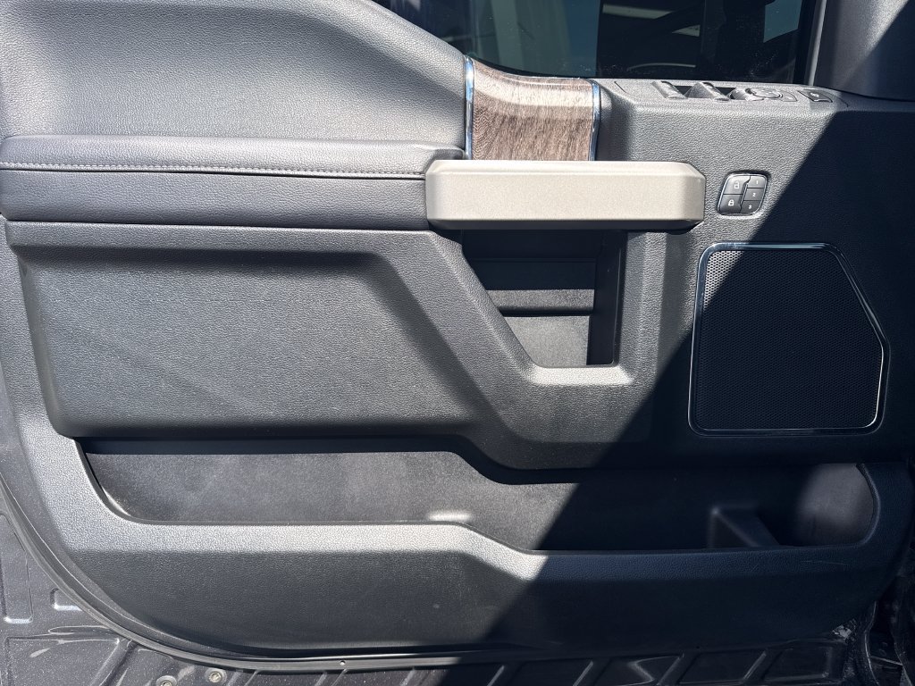 Used 2019 Ford F250 Lariat w/ Lariat Ultimate Package AWD/4WD image 44