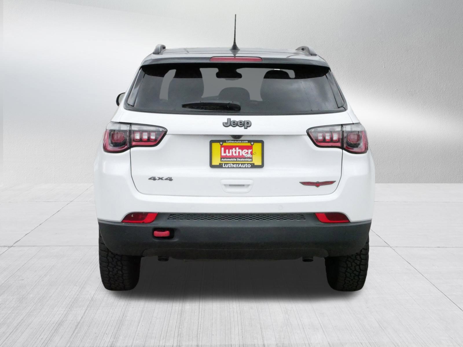 Used 2024 Jeep Compass Trailhawk image 6