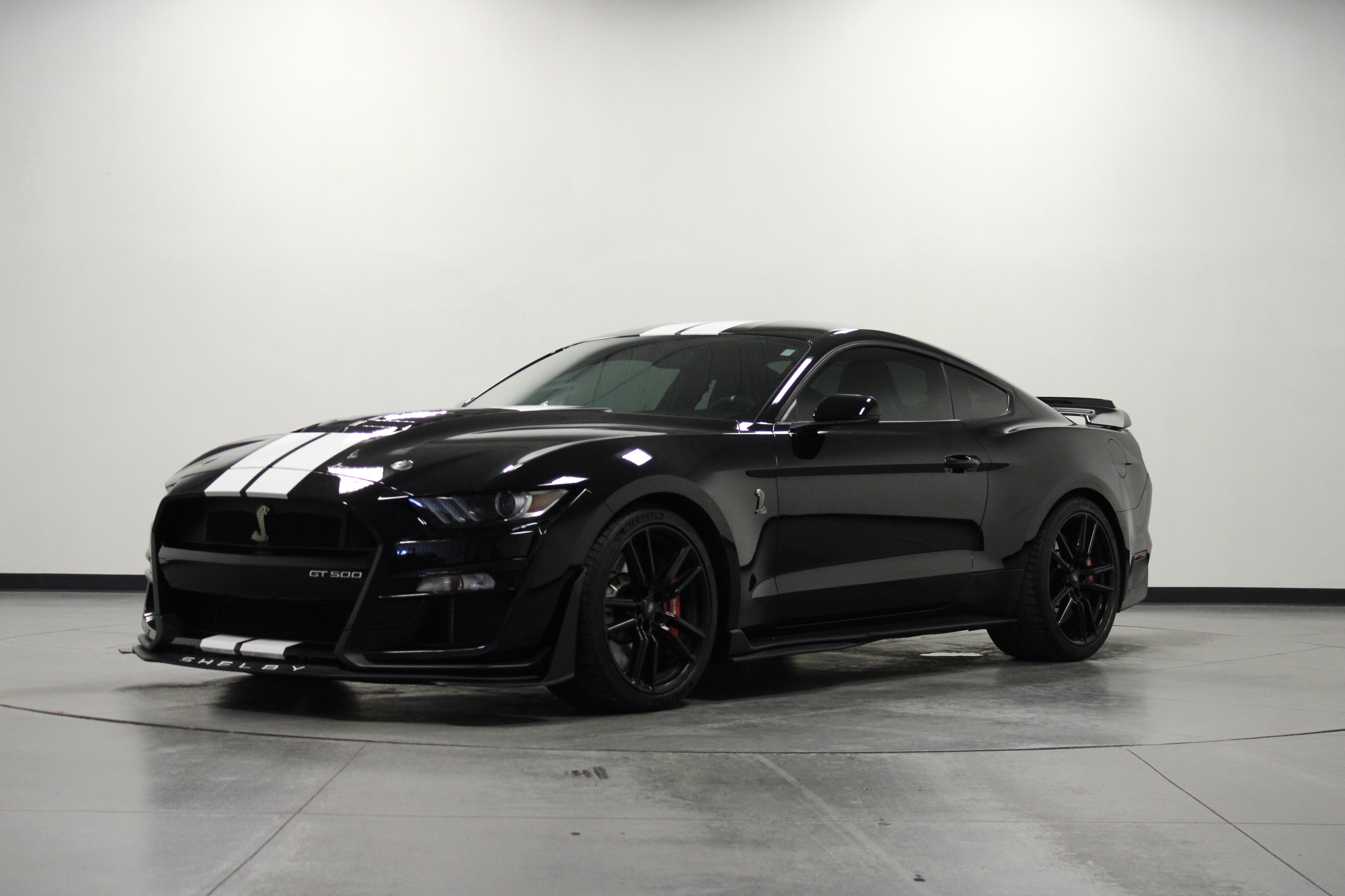 Used 2020 Ford Mustang Shelby GT500 w/ Technology Package RWD image 8