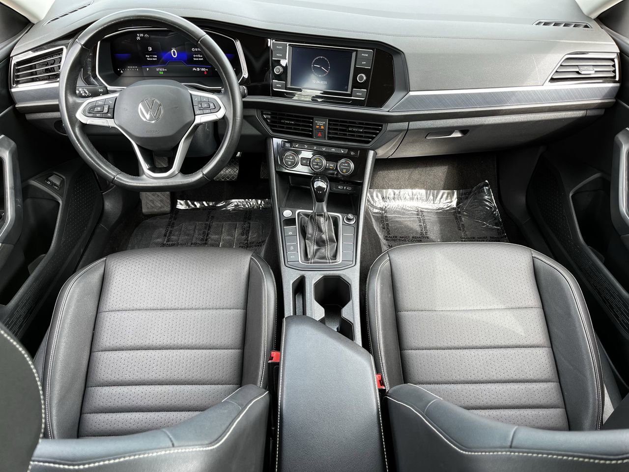 Used 2024 Volkswagen Jetta SE image 9