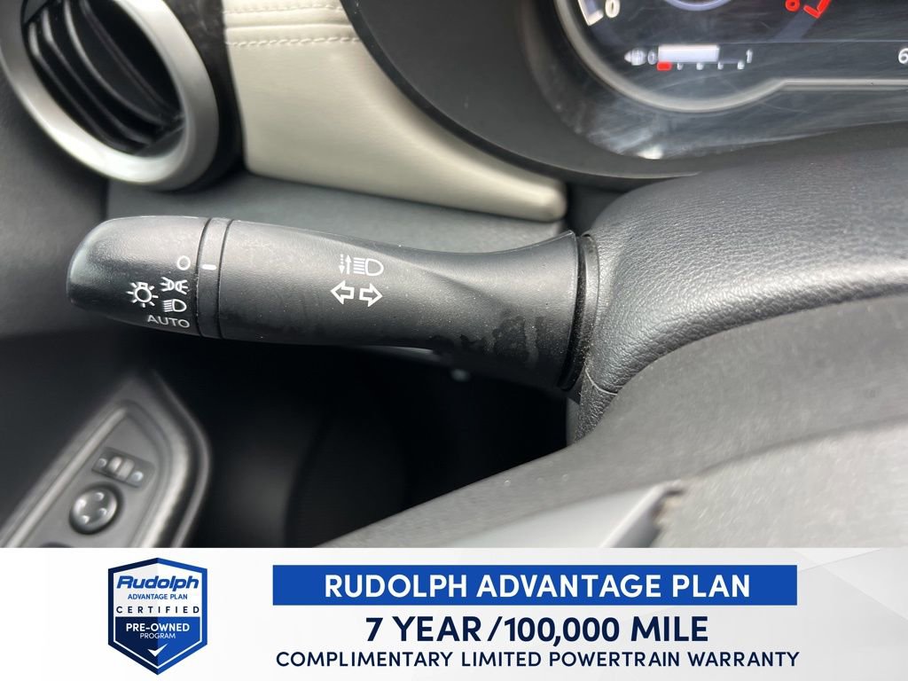 Used 2020 Nissan Versa SV image 43