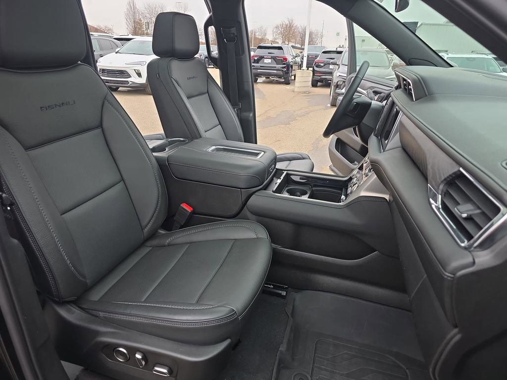 Used 2023 GMC Yukon XL Denali w/ LPO, Floor Liner Package image 10