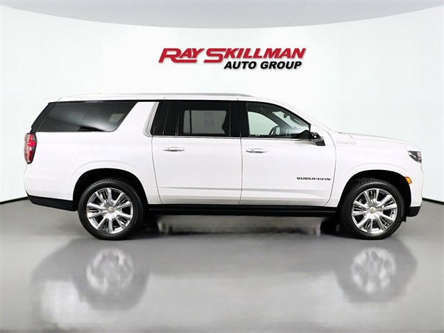 Used 2023 Chevrolet Suburban High Country w/ Advanced Technology Package image 8