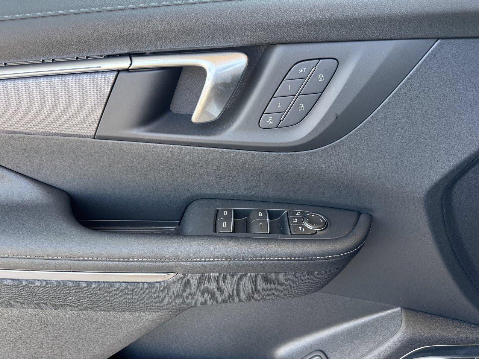 New 2026 Buick Enclave Sport Touring w/ Power Package FWD image 10