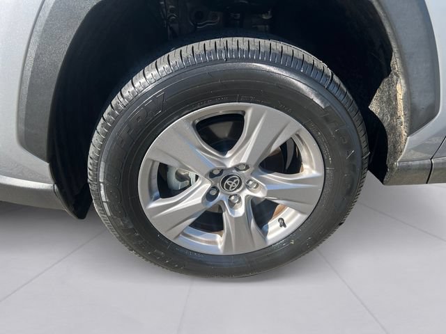 Used 2025 Toyota RAV4 XLE AWD/4WD image 9
