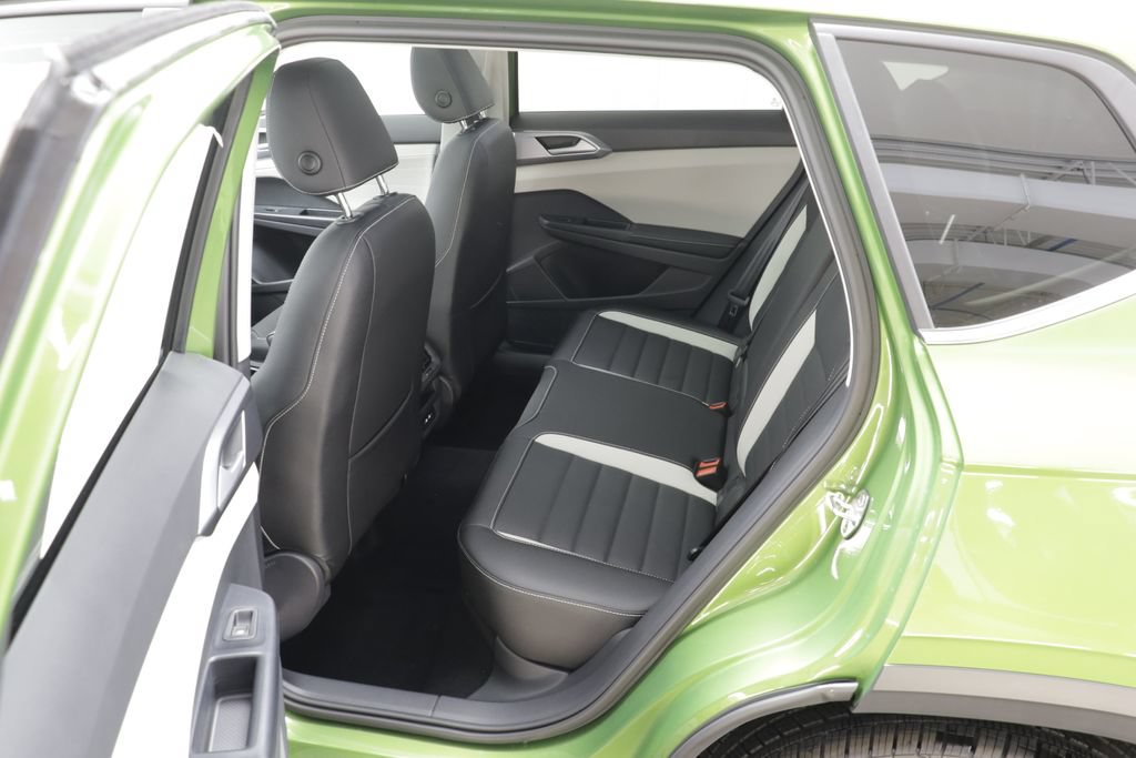 New 2026 Volkswagen Taos SEL AWD/4WD image 16