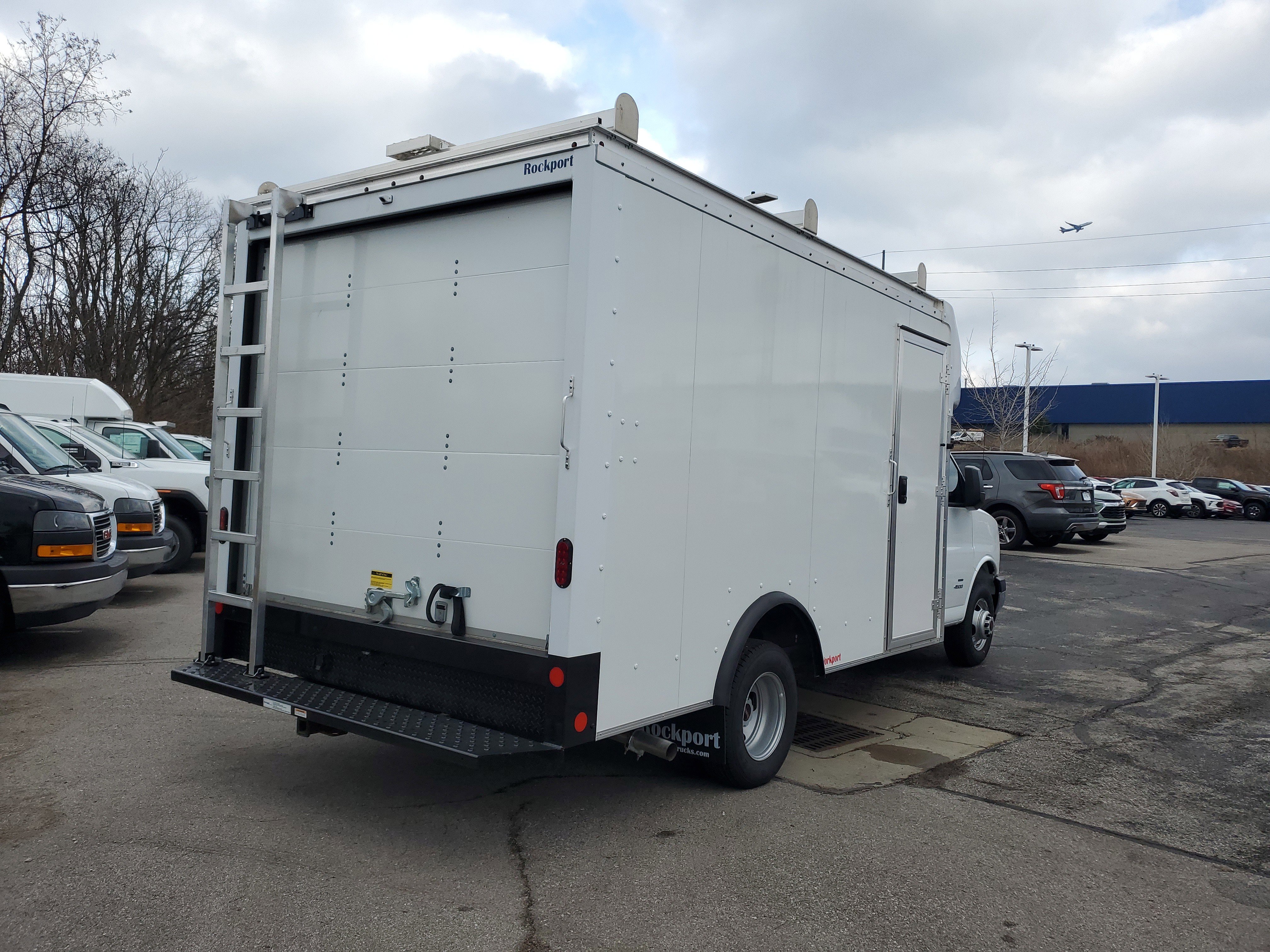 New 2025 GMC Savana 4500 w/ Power Convenience Package image 4