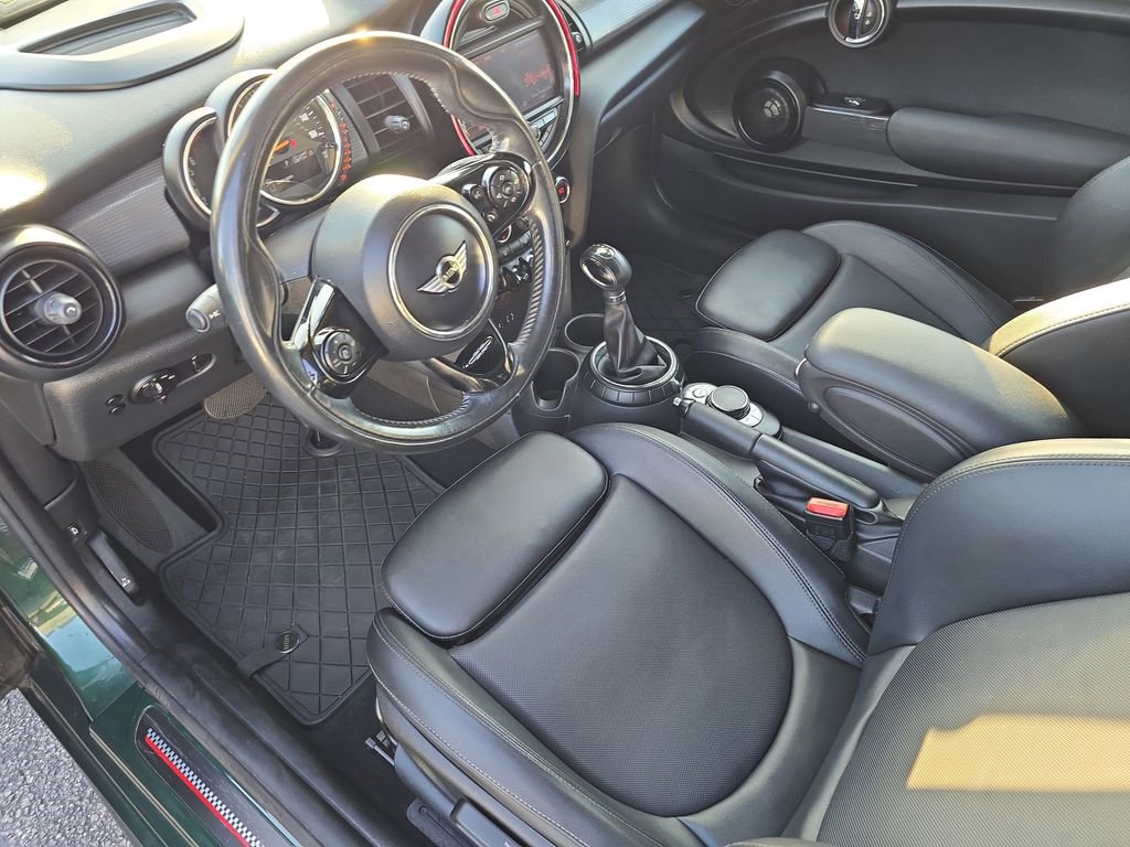 Used 2016 MINI Cooper 2-Door Hardtop image 13