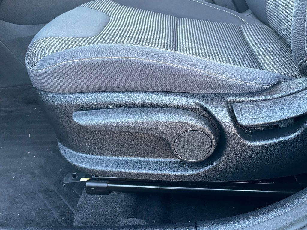 Certified 2022 Kia Niro LX image 10