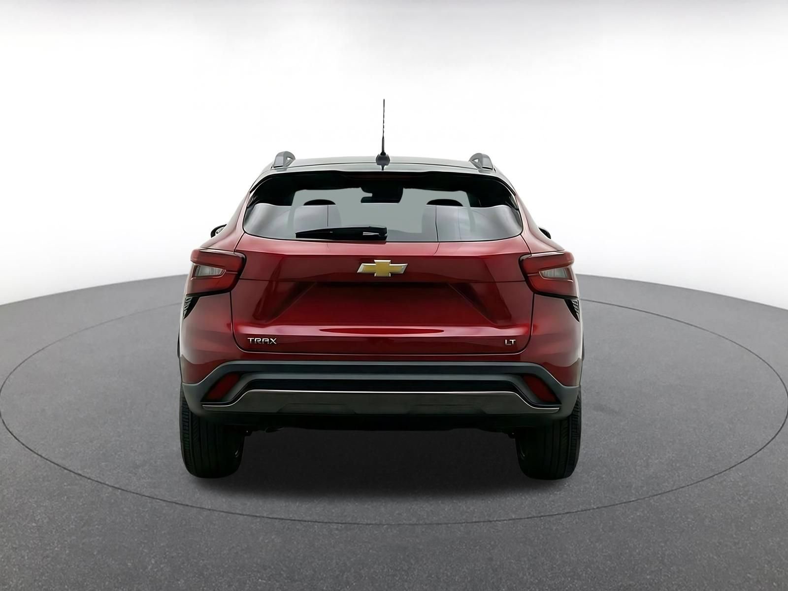 Used 2025 Chevrolet Trax LT w/ LT Convenience Package FWD image 8