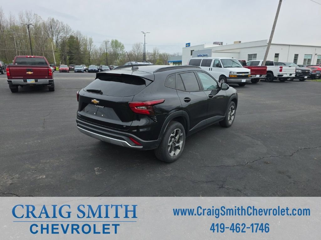 Used 2024 Chevrolet Trax LT FWD image 6