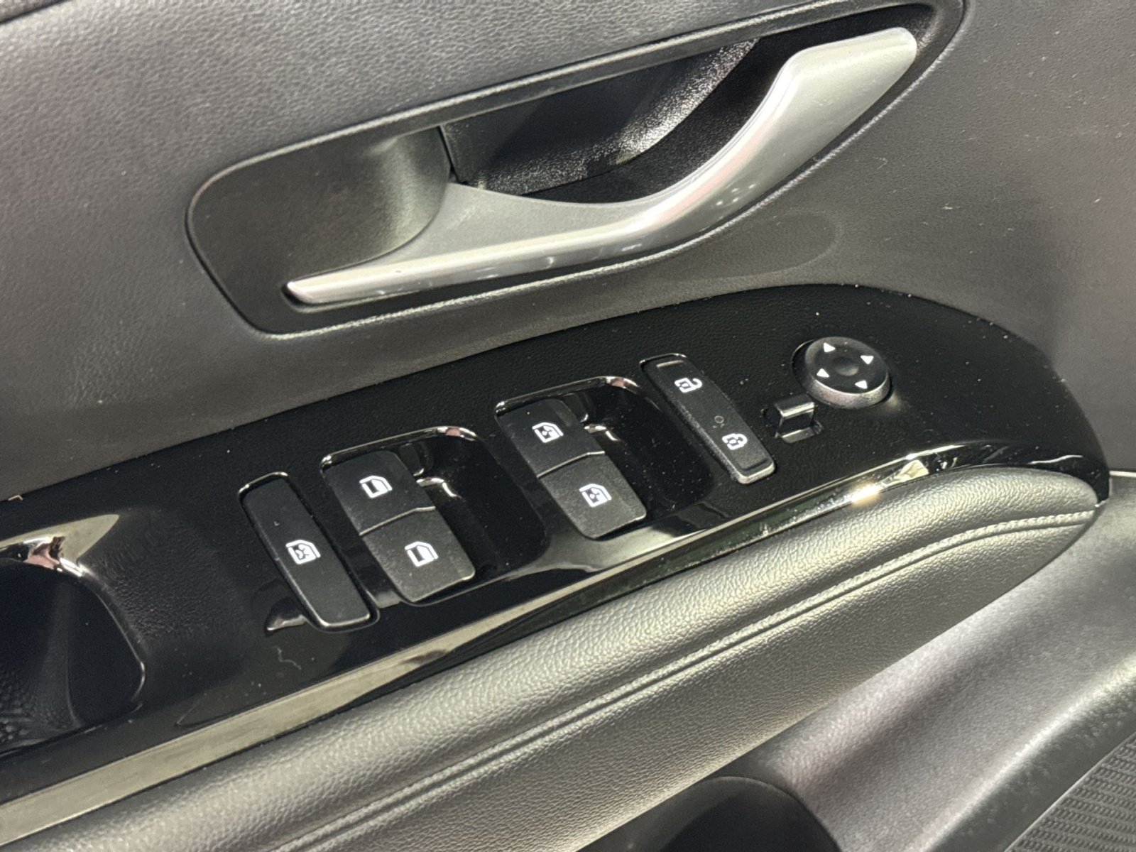 Used 2022 Hyundai Tucson Limited AWD/4WD image 27