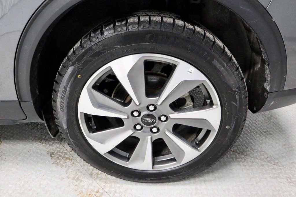 Certified 2025 Ford Escape Platinum image 20