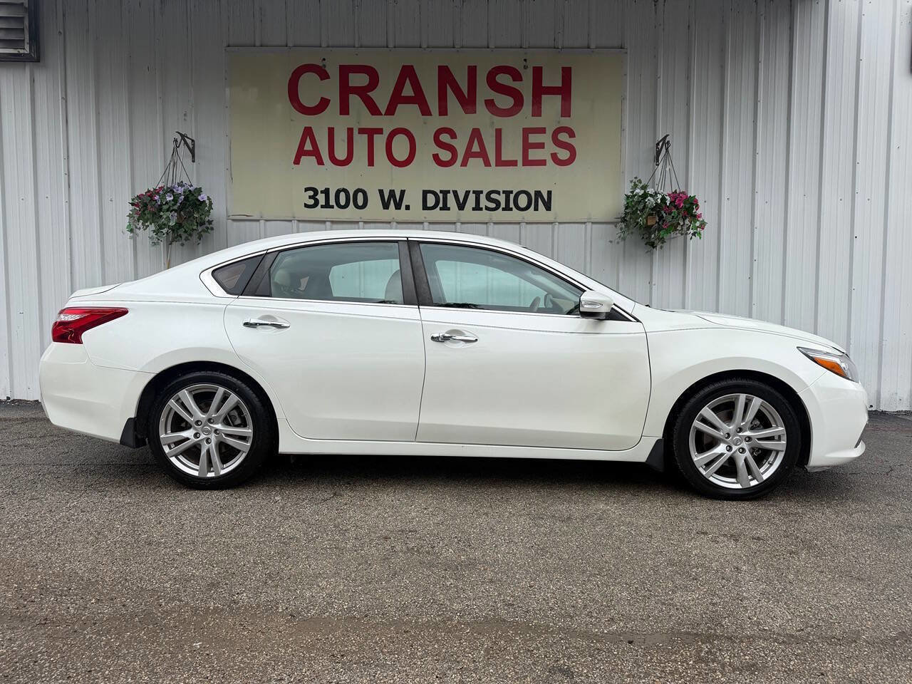 Used 2016 Nissan Altima 3.5 SL FWD image 6