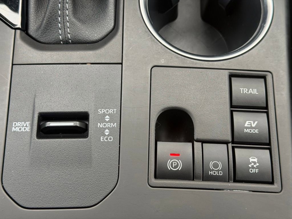 Used 2023 Toyota Highlander XLE image 35