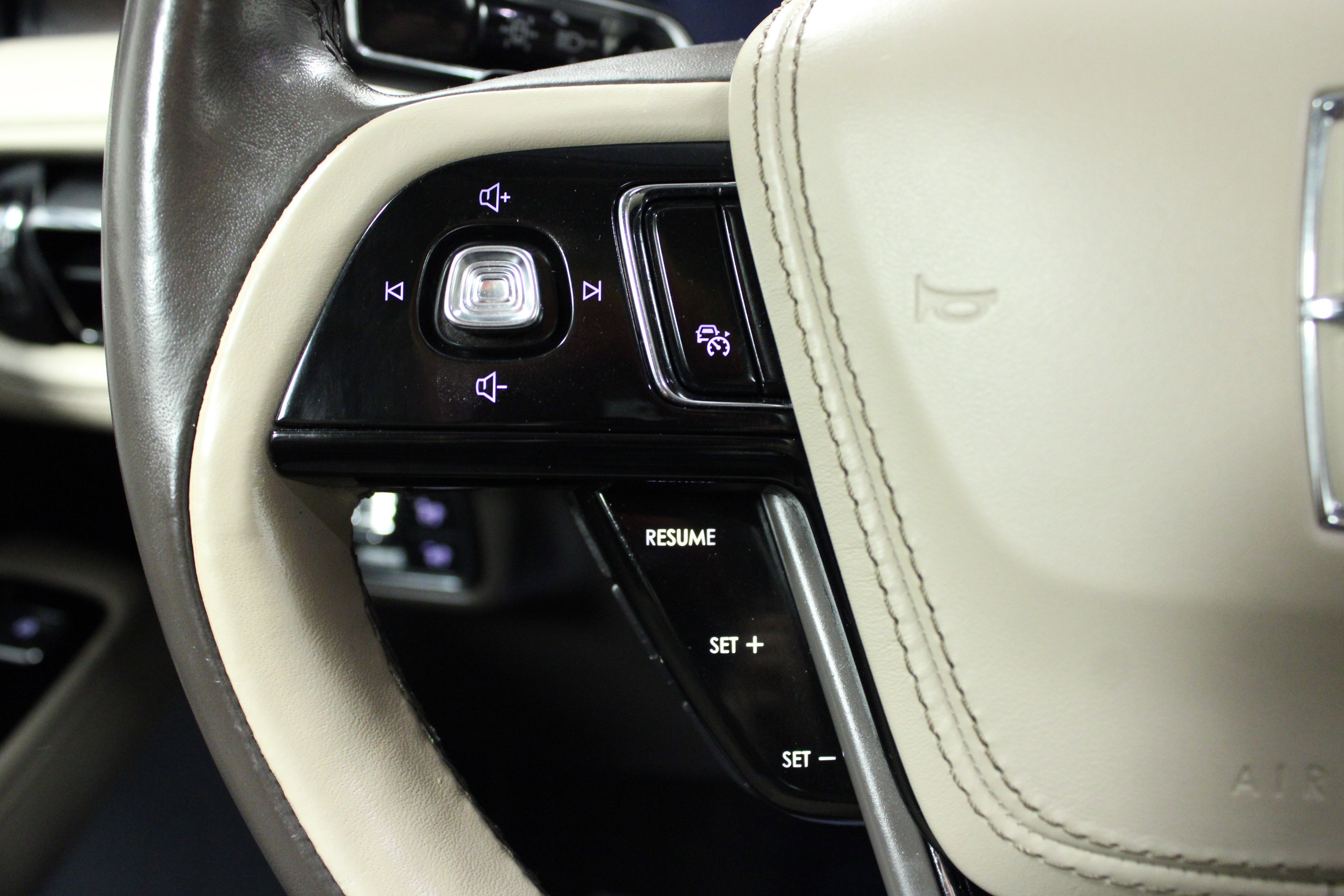 Used 2020 Lincoln Aviator Reserve w/ Equipment Group 202A image 21