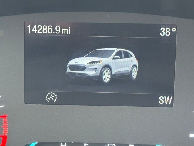 Used 2022 Ford Escape SE image 21