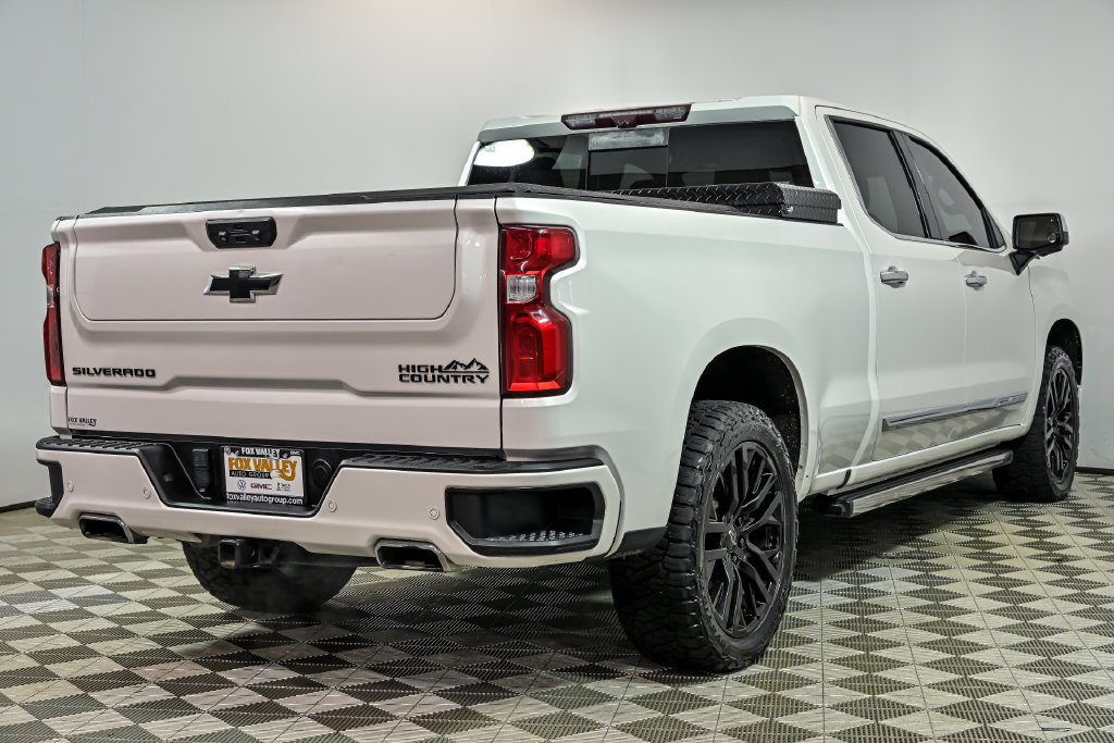 Used 2023 Chevrolet Silverado 1500 High Country w/ High Country Premium Package AWD/4WD image 8