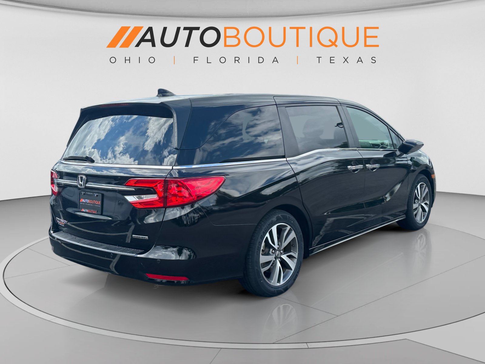 Used 2023 Honda Odyssey Touring image 5