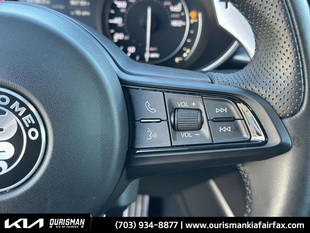 Used 2022 Alfa Romeo Stelvio Veloce image 10